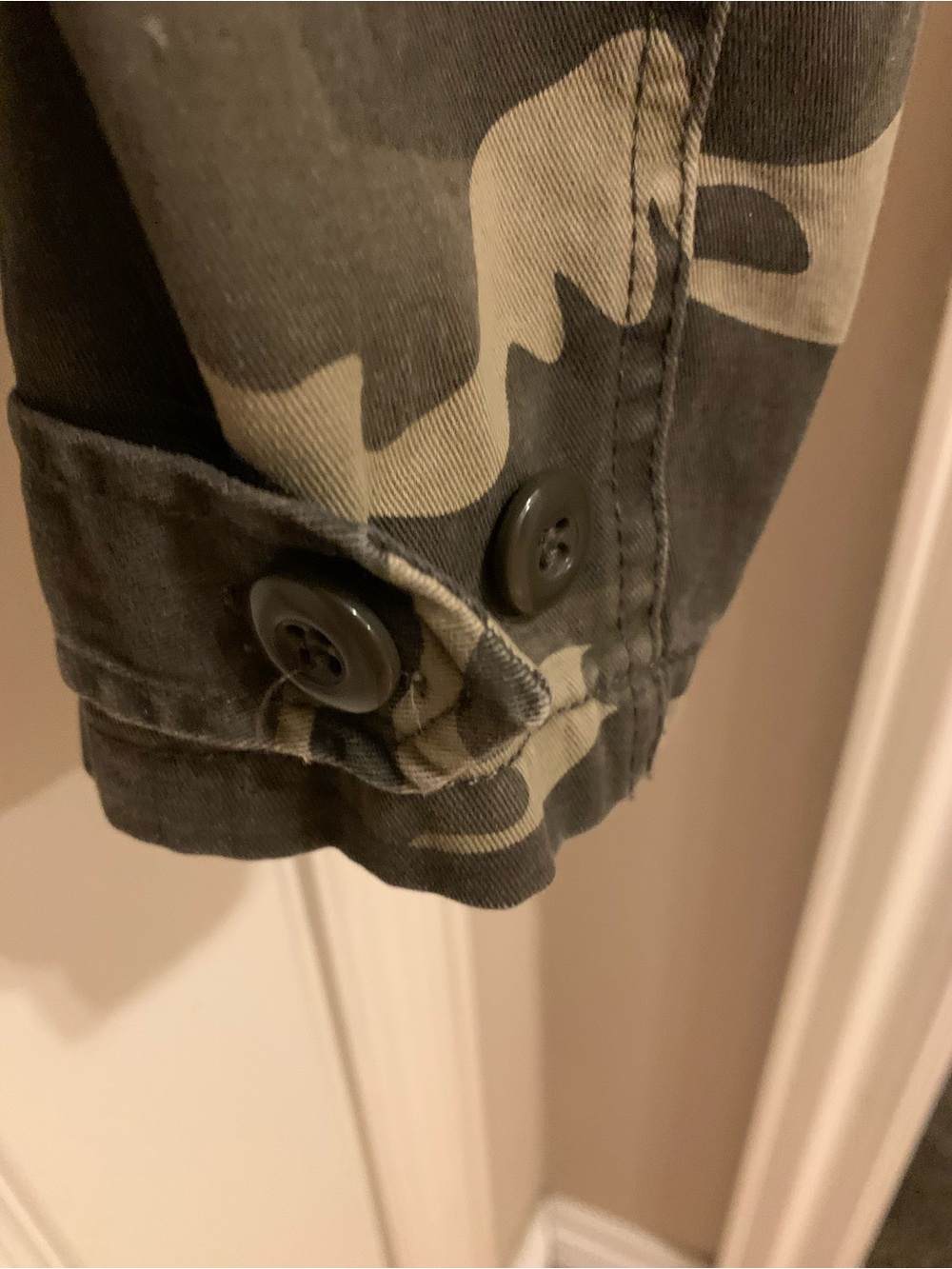 Women’s Lightweight Camo Jacket Charlotte Russe waist Length Sz Large - Picture 2 of 7